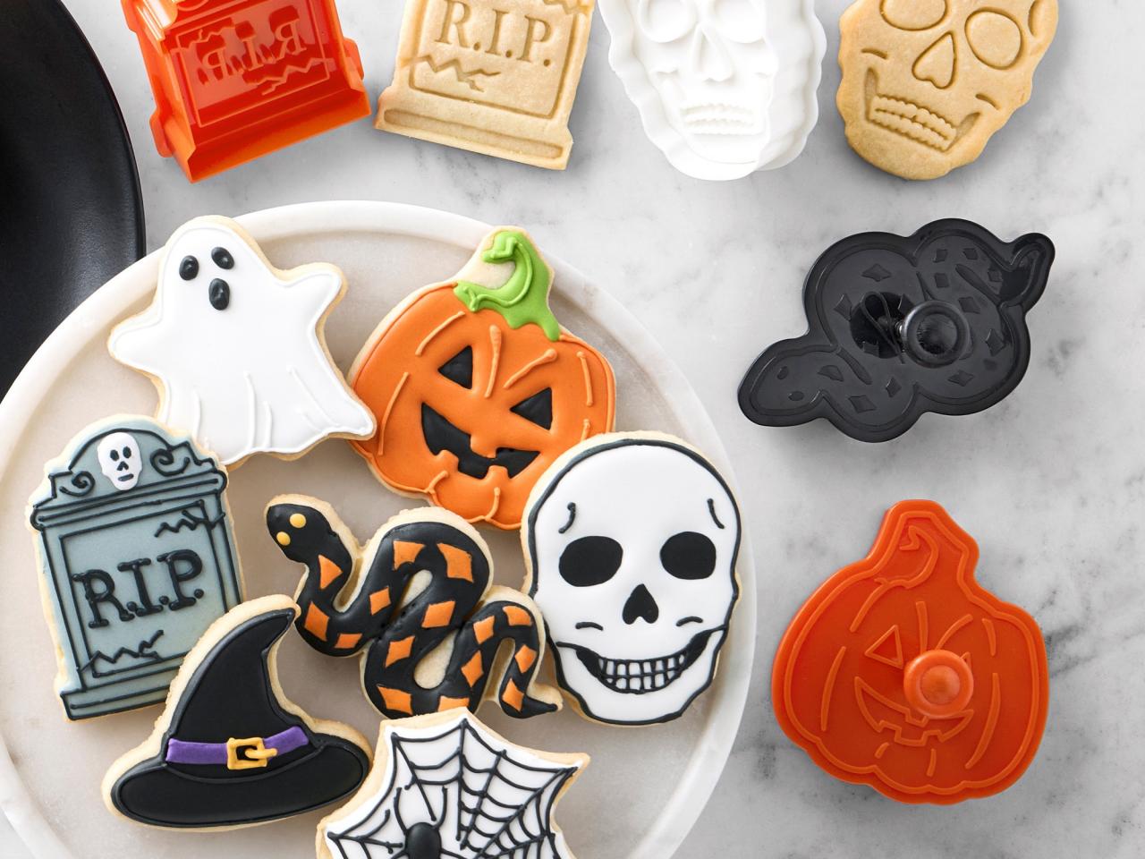 Halloween bakeware 2025
