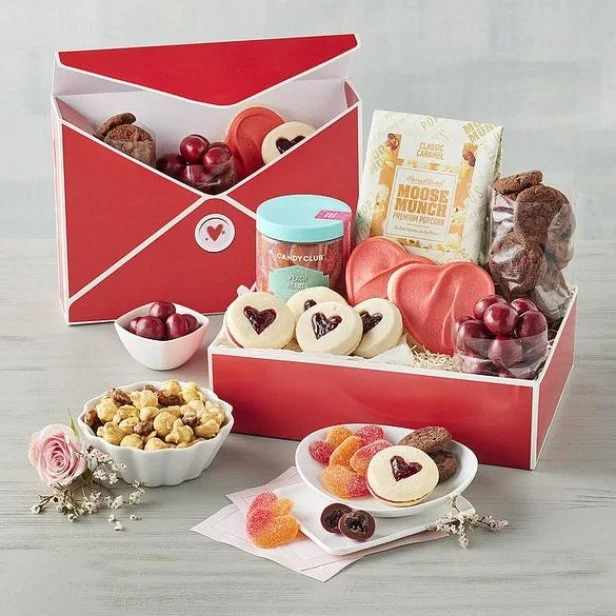 Top 20 Cute Valentine’s Day Basket Ideas for Your Boyfriend - Classic Valentine's Day Gifts