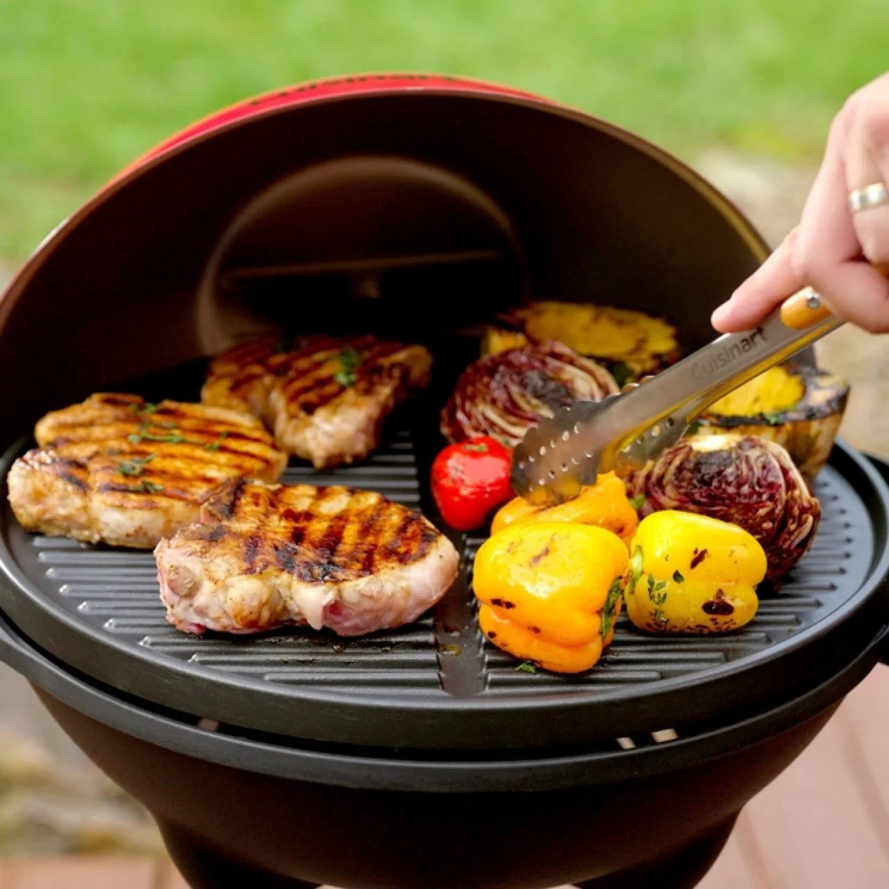 How Hot Should an Electric Grill Get: Optimal Cooking Temps