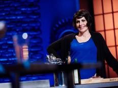Finalist Rosa Graziano in evaluations for the Mentor Challenge, Kraft Pantry, as seen on Food Network Star, Season 11.