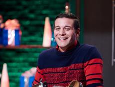Finalist Dom Tesoriero during evaluation of the Star Challenge, Food Stars at Home for the Holidays, as seen on Food Network Star, Season 11.