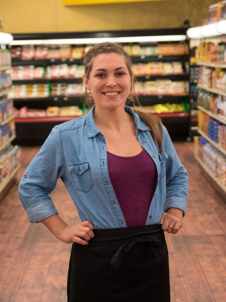 Portrait of contestant Samantha Mitchel, as seen on Food Network's Guy's Grocery Games, Season 11.