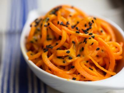 https://food.fnr.sndimg.com/content/dam/images/food/secured/fullset/2016/2/19/0/fn_GK-carrot-ginger-salad_s4x3.jpg.rend.hgtvcom.406.305.suffix/1456241569638.jpeg