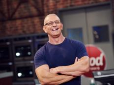 Guest Judge Robert Irvine during the Star Challenge, Tailgating with Robert Irvine, as seen on Food Network Star, Season 12.