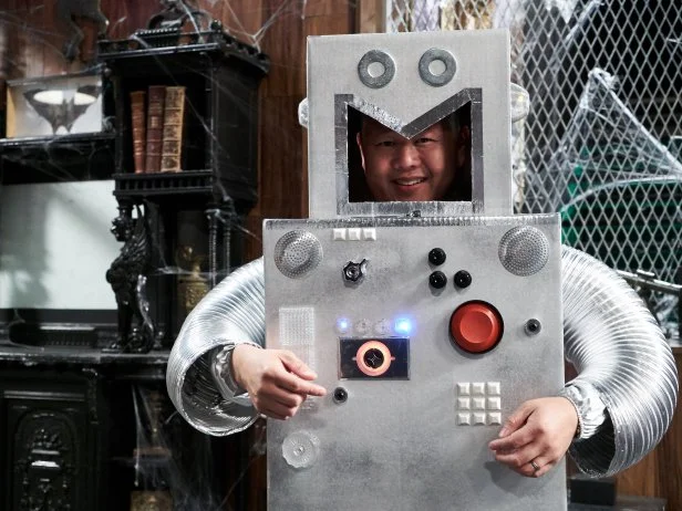 Judge Jet Tila, as seen on Food Network's Cutthroat Kitchen, Season 14.
