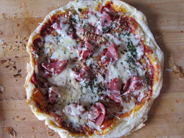 Homemade Skillet Pizza