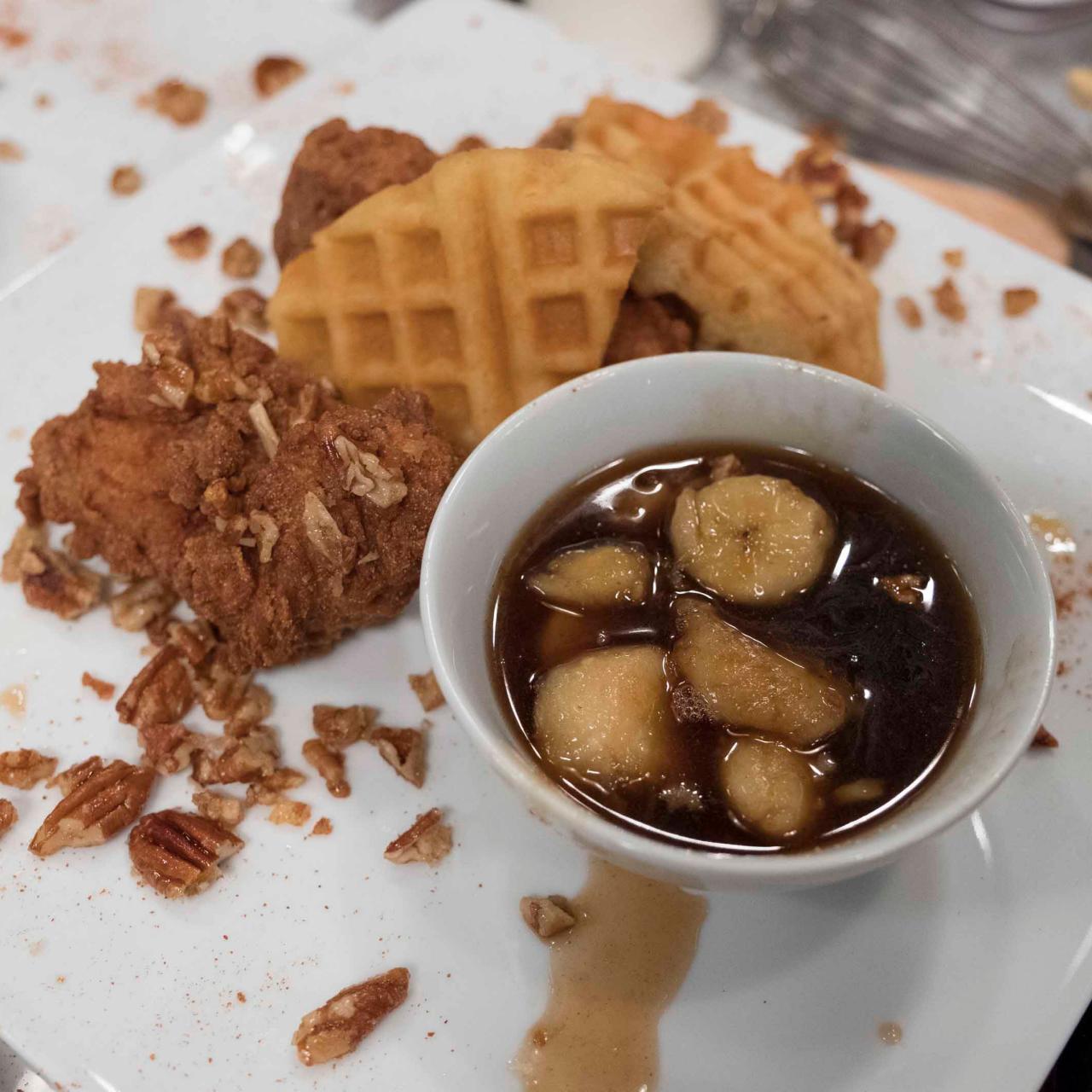 https://food.fnr.sndimg.com/content/dam/images/food/secured/fullset/2017/5/16/17/0/NFSP12_Joy-Thompson-Bananas-Foster-chicken-and-Waffles.jpg.rend.hgtvcom.1280.1280.suffix/1495035432791.jpeg