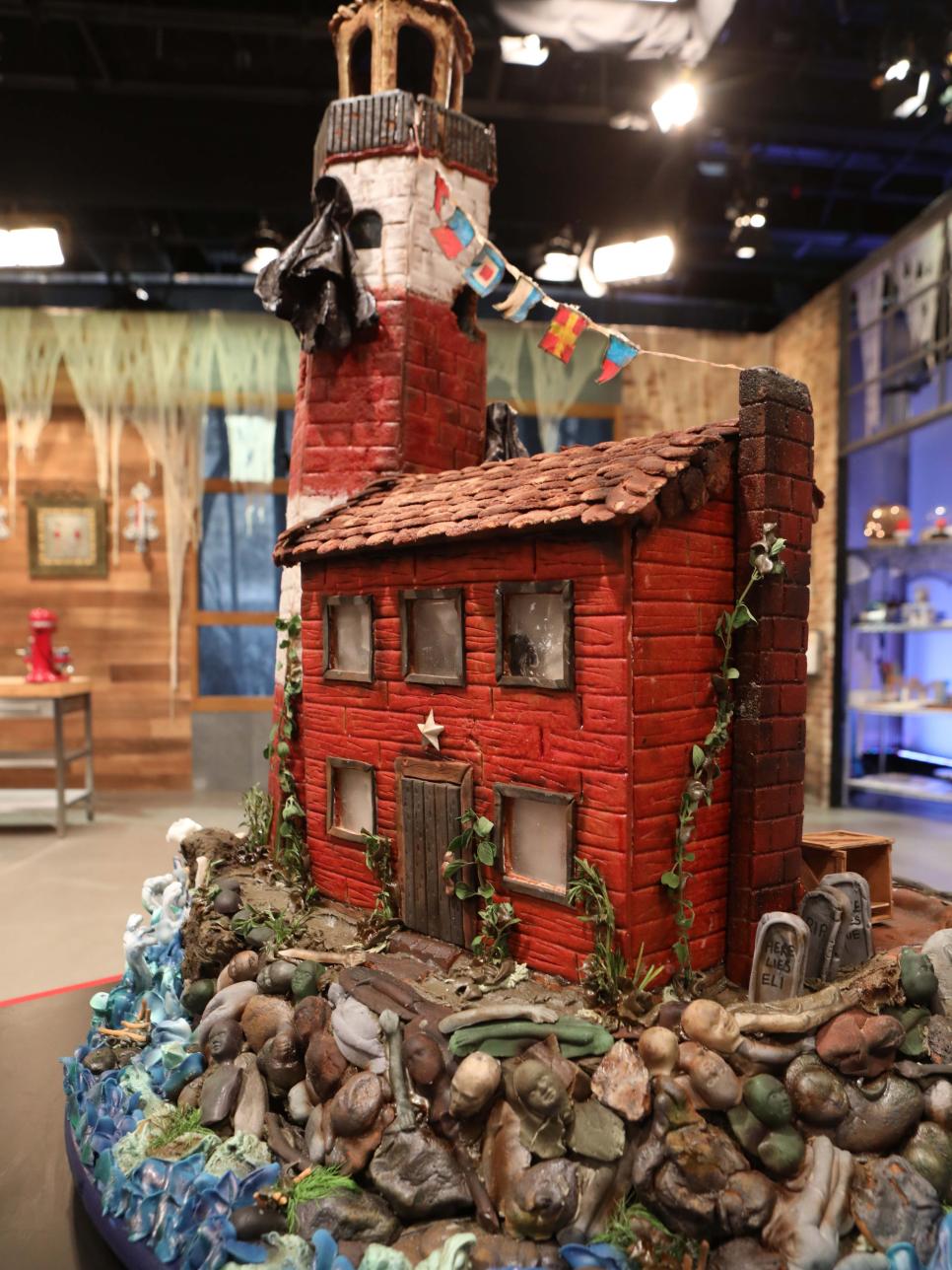 Top Designs Seen on Haunted Gingerbread Showdown | Haunted ...