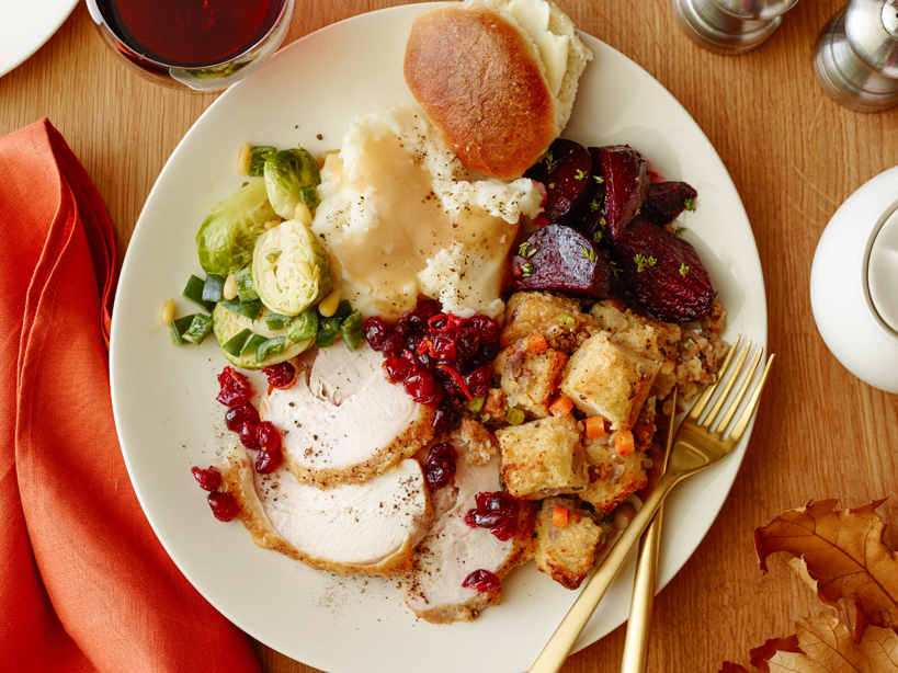 Get tips on how to plan a Thanksgiving meal for guest with food allergies.