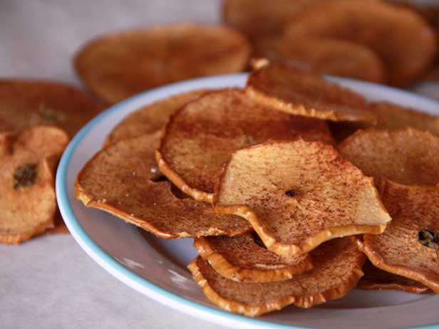 Baked Apple Chips with Cinnamon Sugar