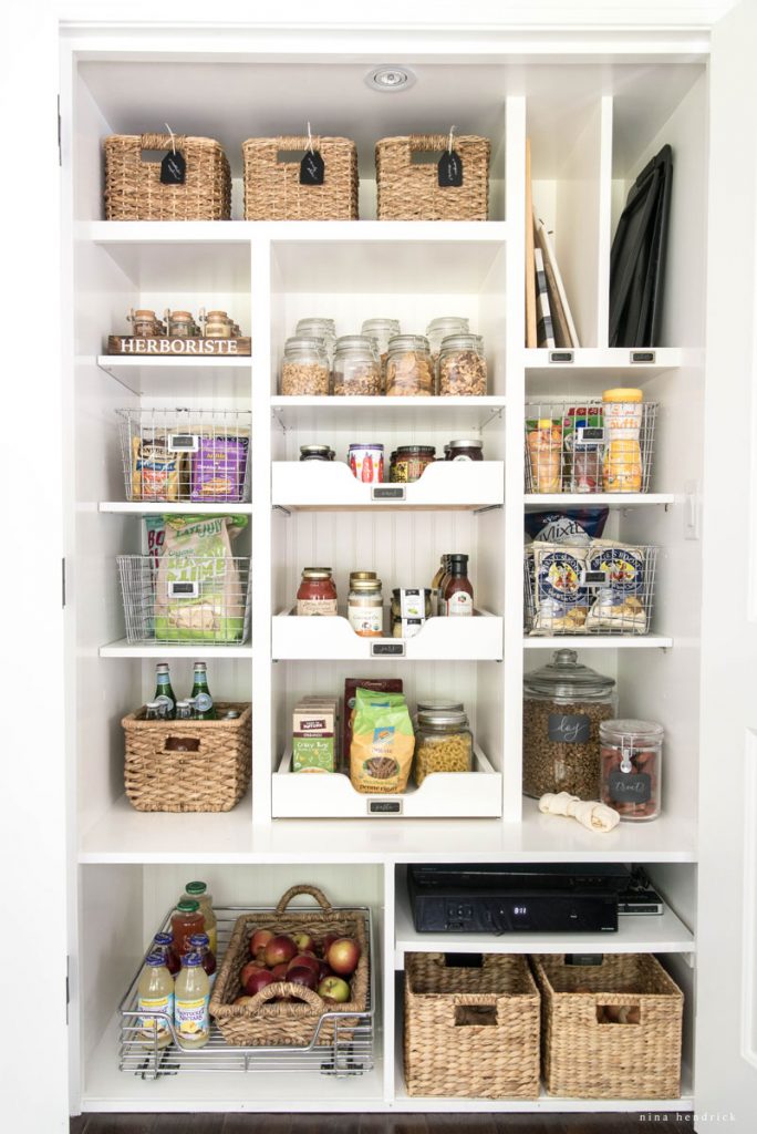 These Super-Tidy Pantries Are Everything You Want in Kitchen Storage ...