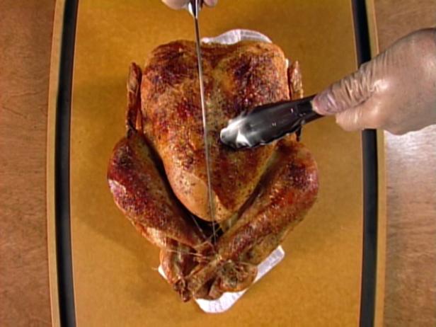 How to Carve a Turkey for Thanksgiving {with Video & Pictures