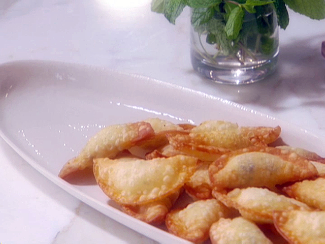 Ricotta and Vanilla Ravioli with Orange Mint Dipping Sauce Recipe ...