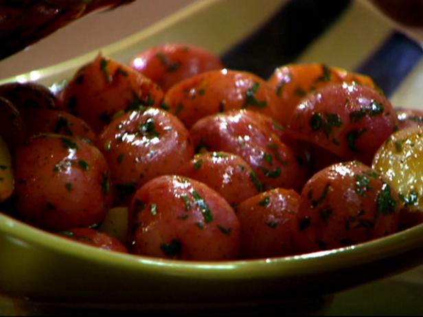 Paprika Parsley Potatoes image