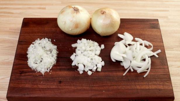 How to Mince, Dice and Chop Onions > Start Cooking