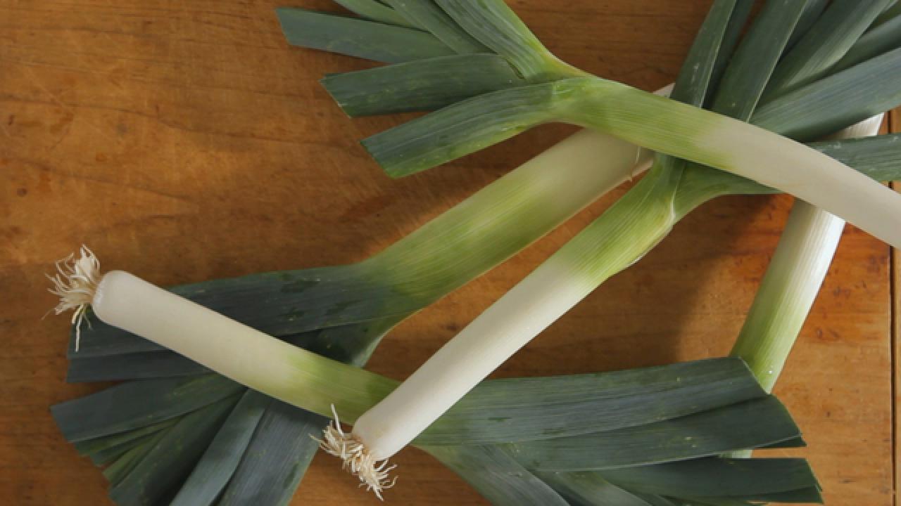 How to Clean Leeks