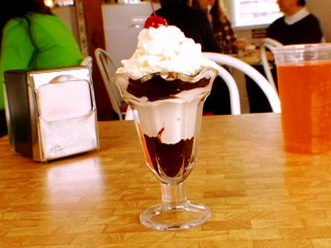 Smuggler's Hot Fudge Sundae