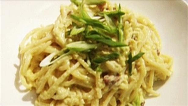 Secrets Of A Restaurant Chef The Secret To Spaghetti Carbonara Highlight Videos Food Network Secrets Of A Restaurant Chef Food Network