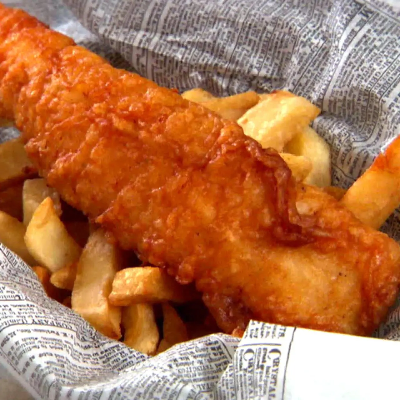 Traditional British Fish and Chips, image size:1280x1280