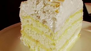 Claire Robinson: Meringue Cake