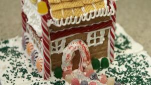 Easiest Gingerbread House