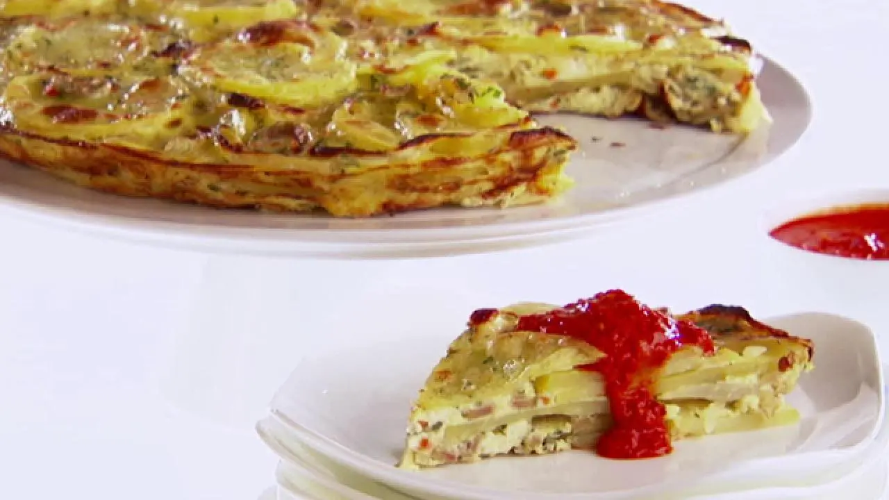 Spanish Potato Omelet Recipe | Giada De Laurentiis | Food Network