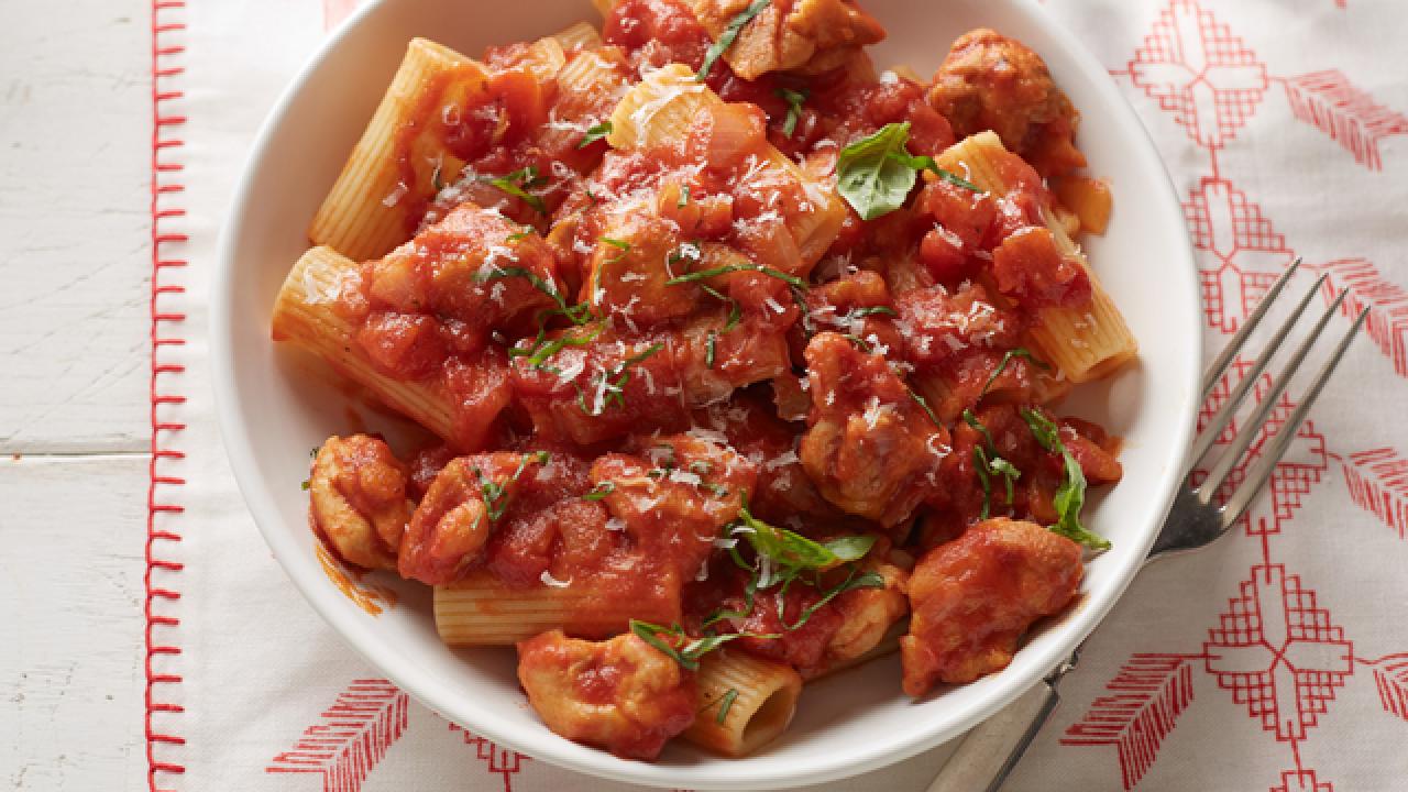 Rigatoni With Chicken Thighs