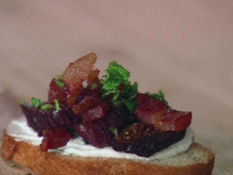 Crostini With Figs/Goat Cheese