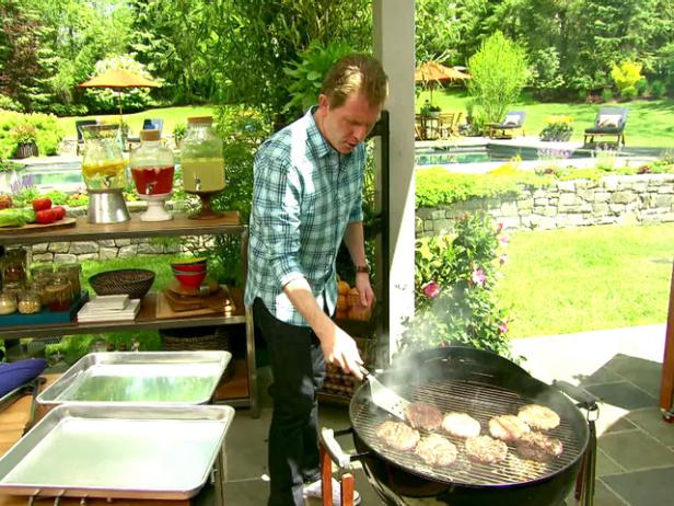 Bobby Flay s Barbecue Addiction Video Gallery Barbecue Addiction Bobby s Basics Food Network