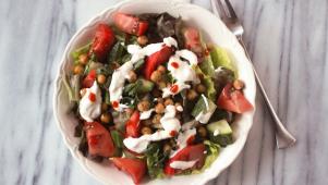 Fast and Healthy Falafel Salad