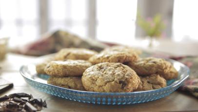 Venita S Chocolate Chip Cookies Recipe Trisha Yearwood Food Network