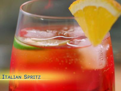 Spritz cocktail - Italian recipes by GialloZafferano