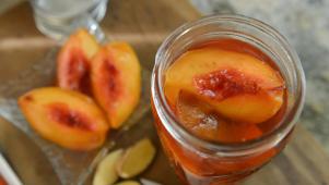 Damaris's Pickled Peaches