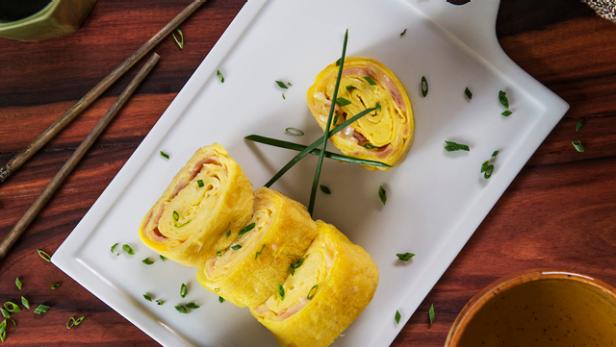 Japanese-Style Ham and Cheese Omelet