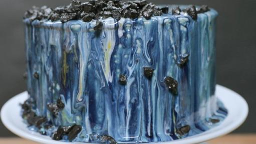 Blue Shiny Glazed Mousse Cake with White Chocolate Ganache Topping Stock  Photo - Image of food, individual: 161467512