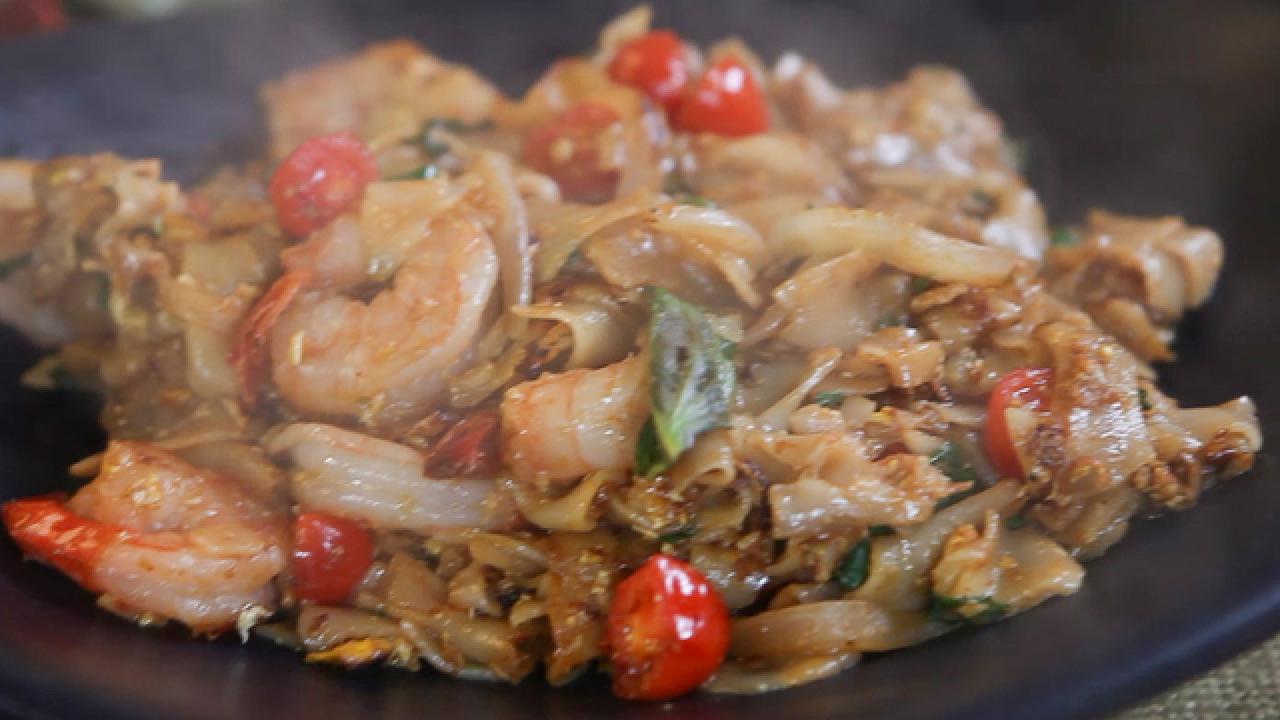 Jet Tila's Drunken Noodles