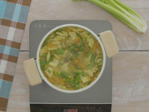 Vegetable Ravioli Soup
