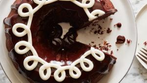 Cupcake-Inspired Bundt Cake