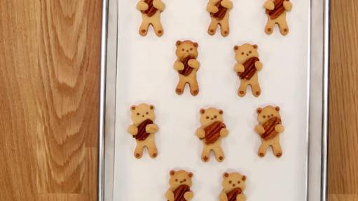 Shoppers Love This Brown Sugar Bear For Keeping Food Fresh