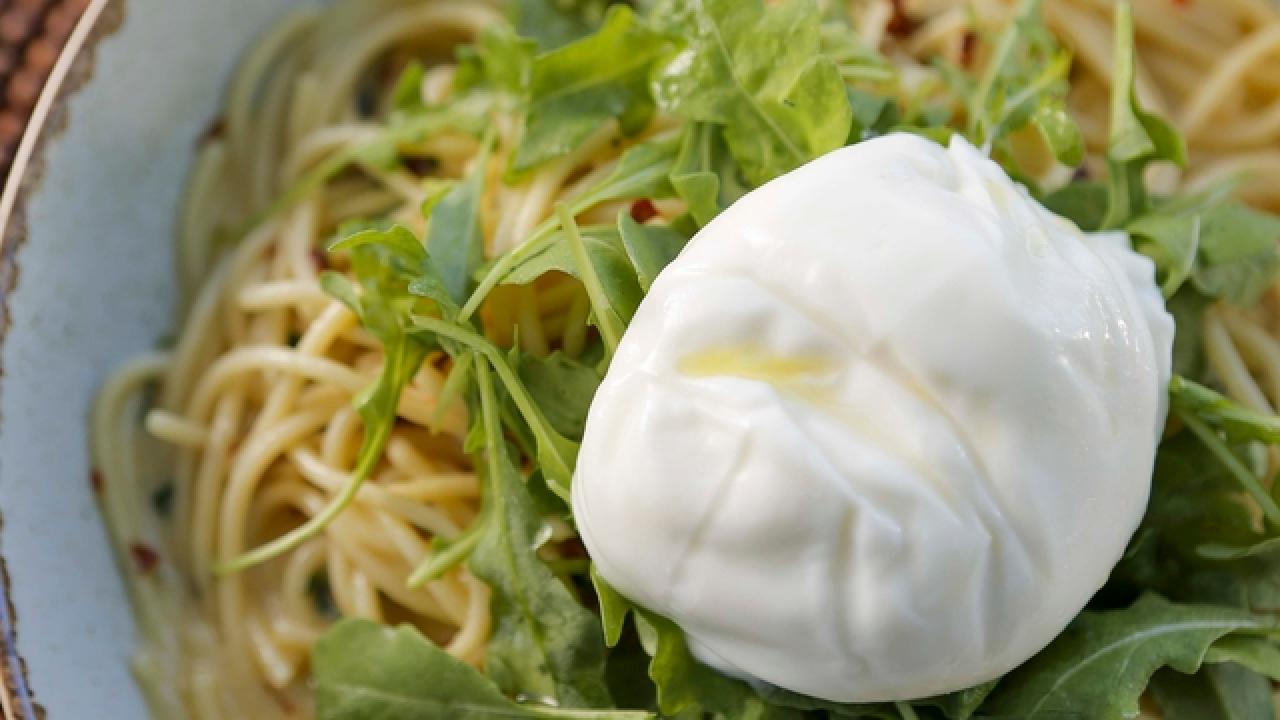 Spaghetti with Lemon, Garlic and Pecorino
