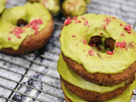 Raspberry Doughnuts
