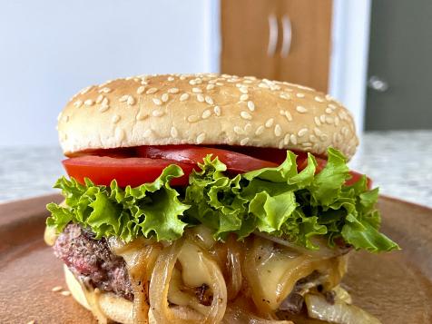 Smash Burgers with Spicy Sauce