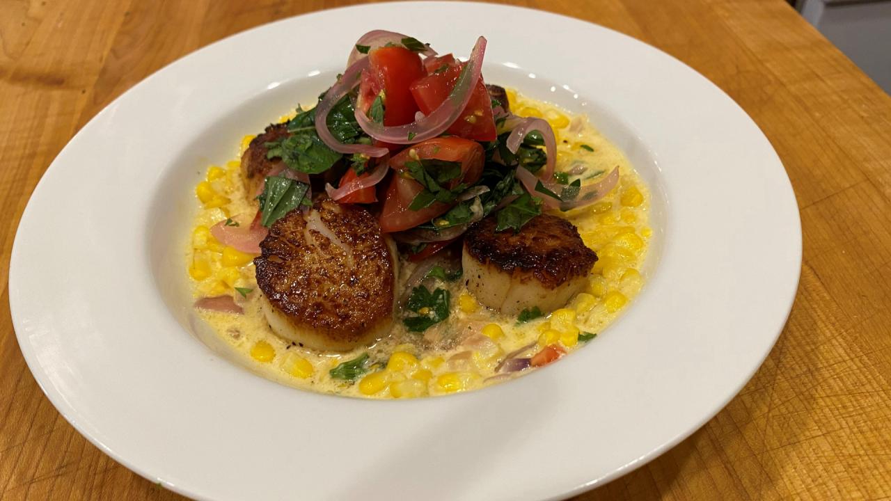 Seared Scallops with Creamed Corn
