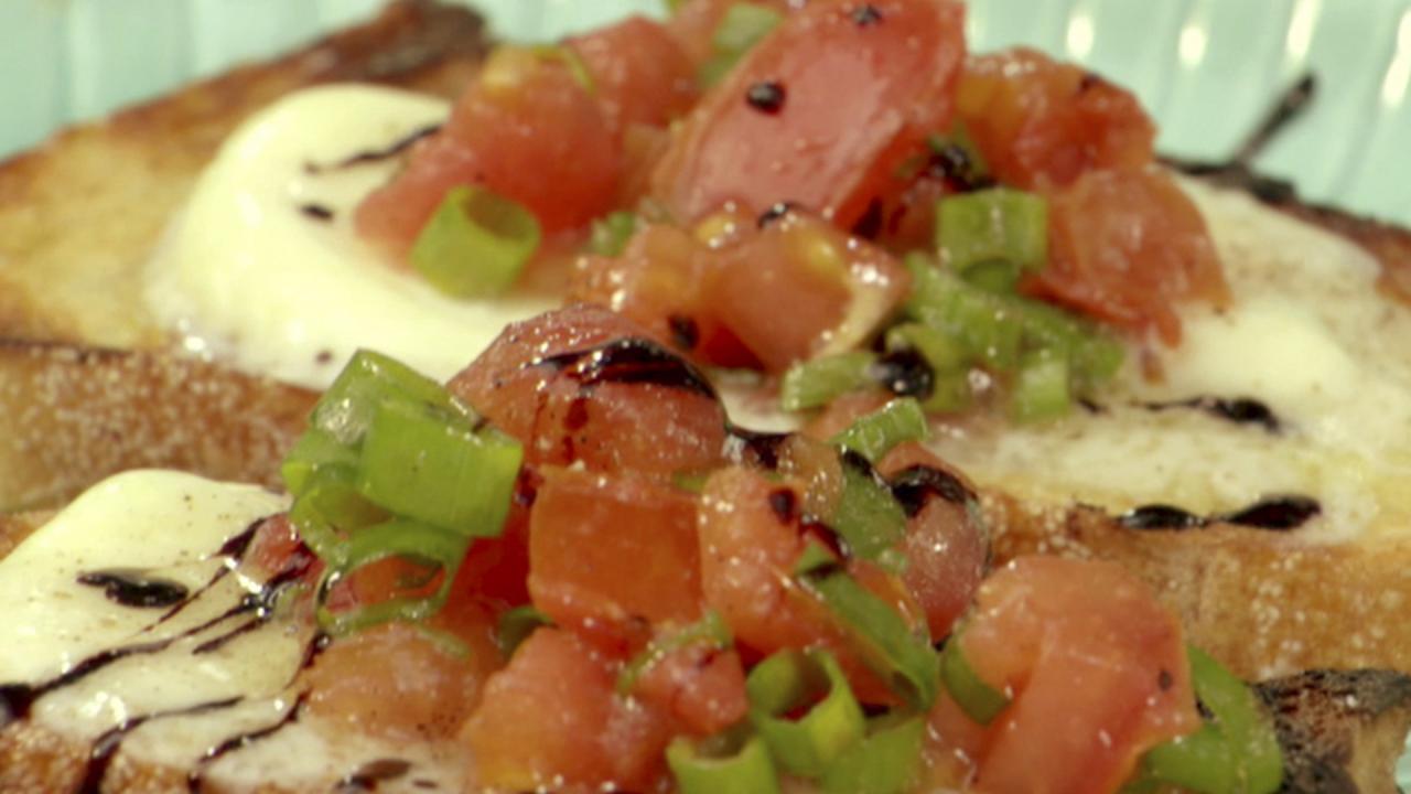 Tomato-Scallion Crostini