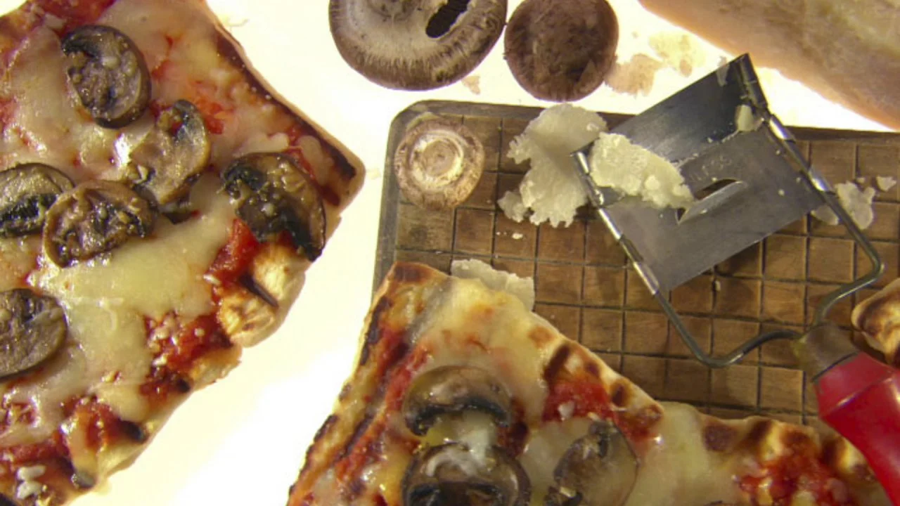 Grilled Mushroom Pizza