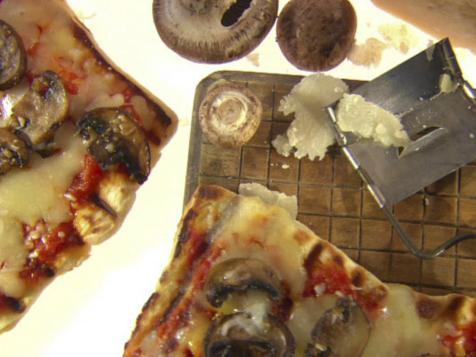 Grilled Mushroom Pizza
