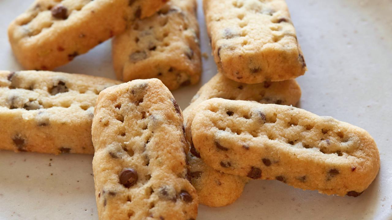 Rosemary Choco-Chip Shortbread