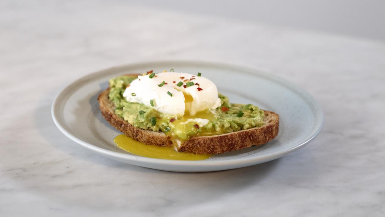 Eggs 101: Poached