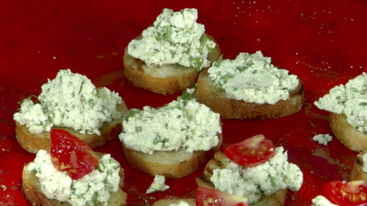 Black Pepper Basil Bruschetta