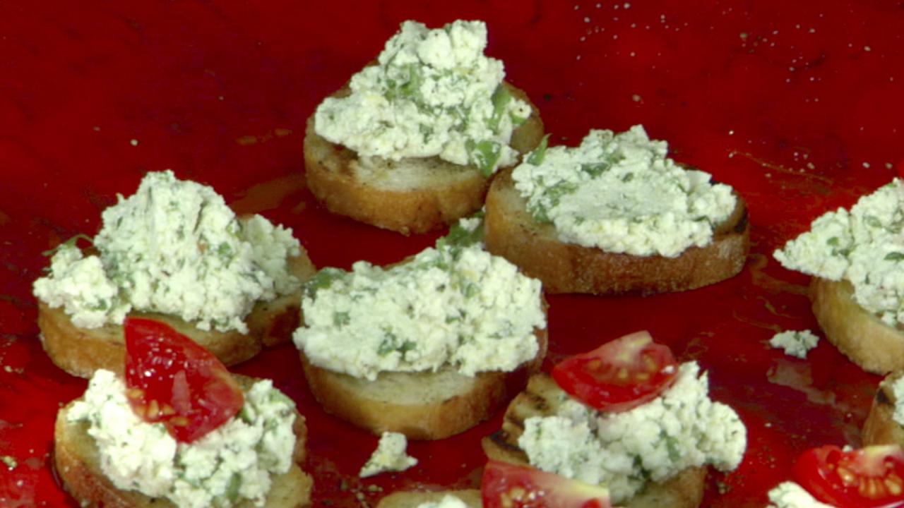Black Pepper Basil Bruschetta
